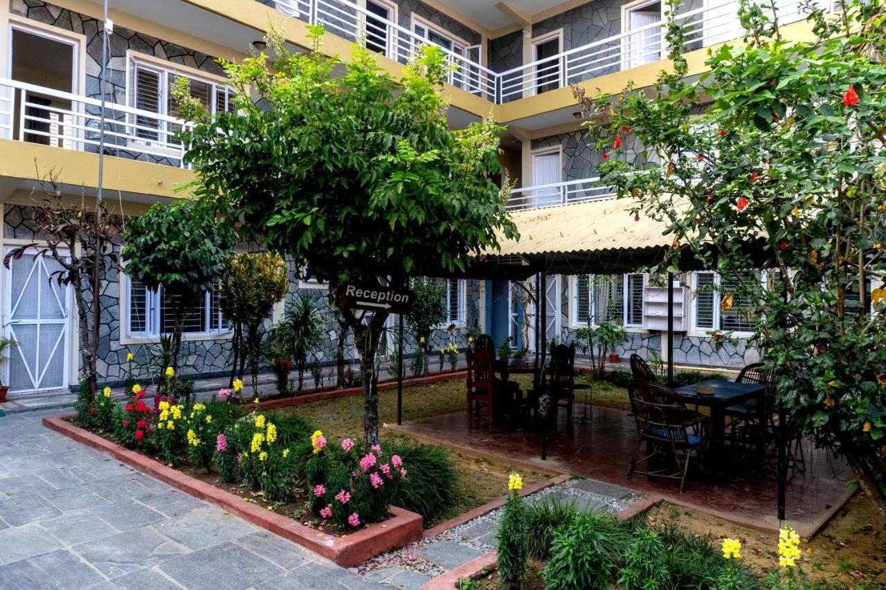 Hotel Homeland And Restaurant Pokhara Extérieur photo